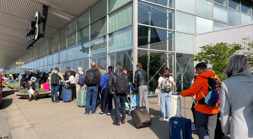 Lines at Schiphol extend out the door for Pentecost weekend