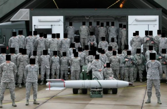 US Soldiers Expose Nuclear Weapons Secrets Via Flashcard Apps - bellingcat