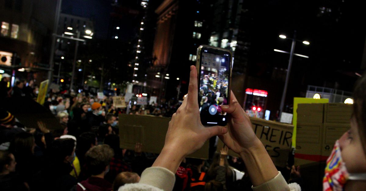 How to hide faces and scrub metadata when you photograph a protest