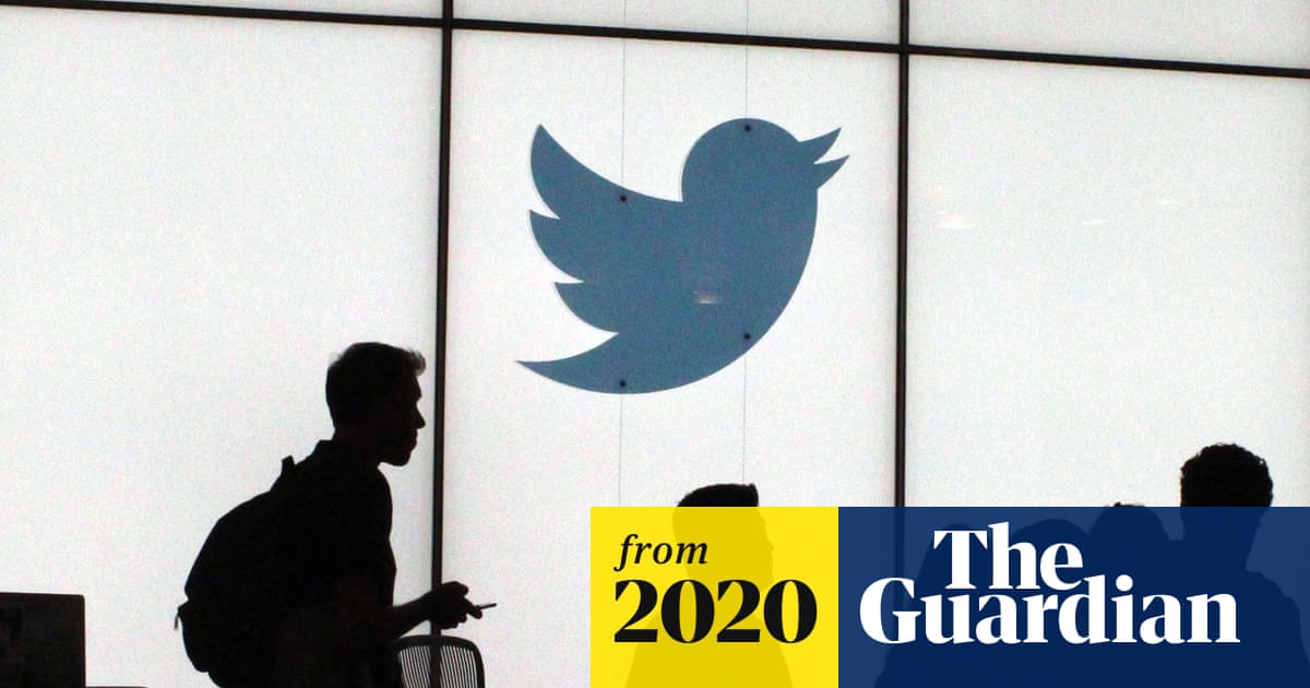 Twitter apologises for 'racist' image-cropping algorithm