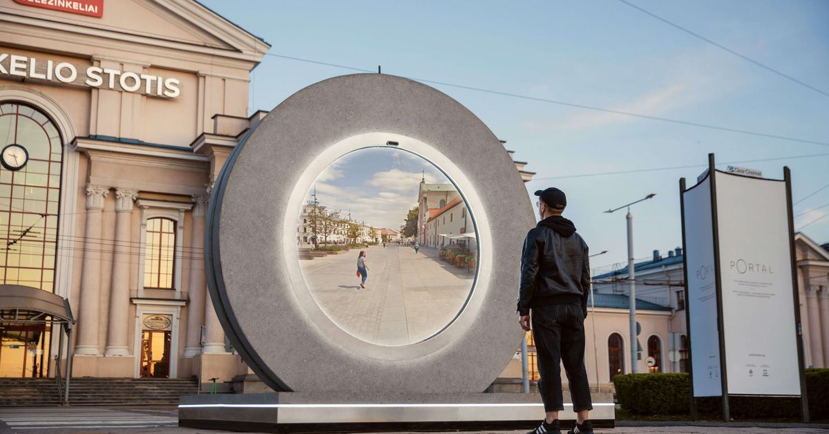 Vilnius, Lithuania built a ‘portal’ to another city to help keep people connected
