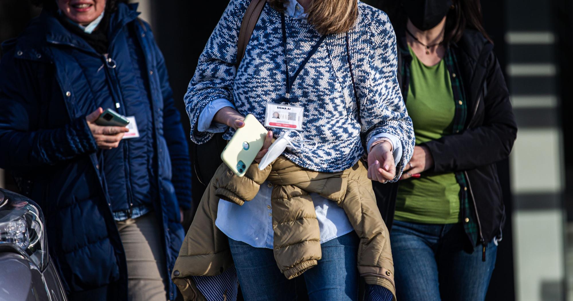 Las galeras de Google: cientos de personas transcriben en este edificio lo que le dices a tu móvil