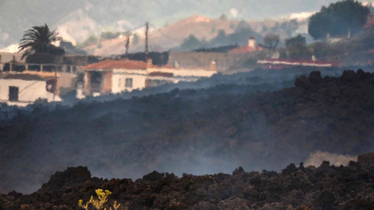 Suben los alquileres en los municipios cercanos al volcán de La Palma: "Están especulando con los pisos"