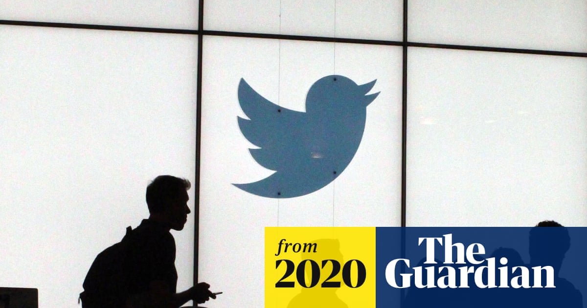 Twitter apologises for 'racist' image-cropping algorithm