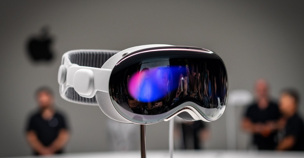 I wore the Apple Vision Pro. It’s the best headset demo ever.